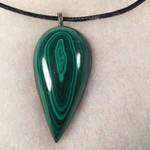 Malachite cabochon pendant necklace
